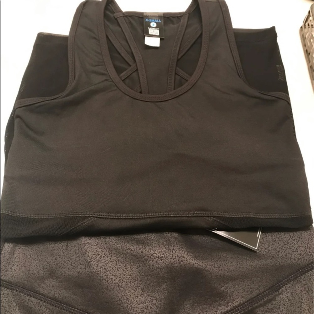 NWT Electric Yoga beautiful black textured high waist legging set with top